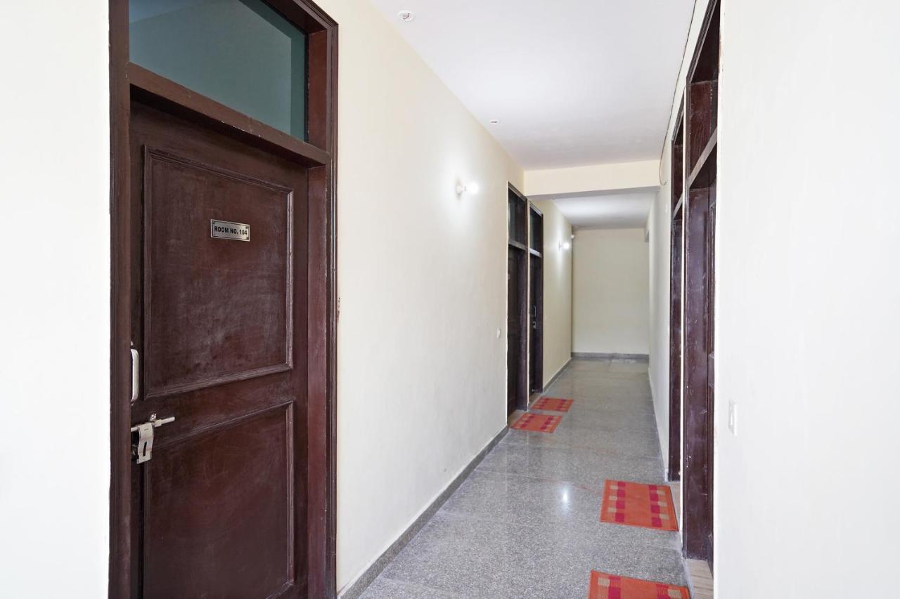 Oyo 46744 Hotel Yash Nova Deli Exterior foto